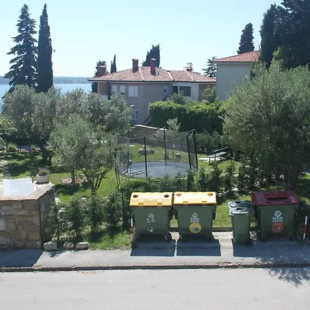 Bed & Breakfast Family Skvor 3*