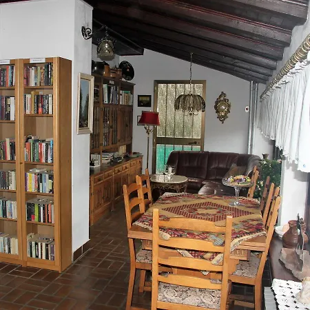 Family Skvor Bed & Breakfast *