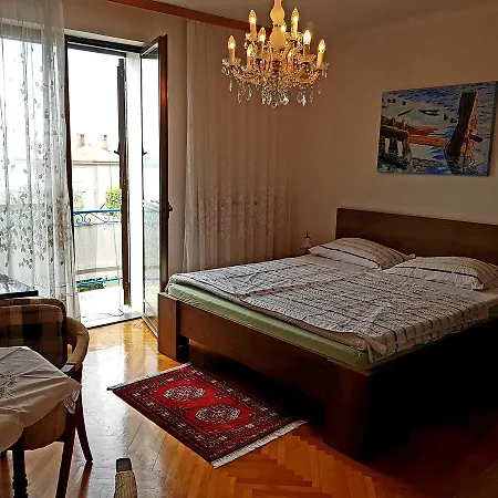 Family Skvor krevet i doručak 3*