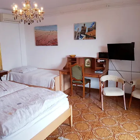 Family Skvor Bed & Breakfast *
