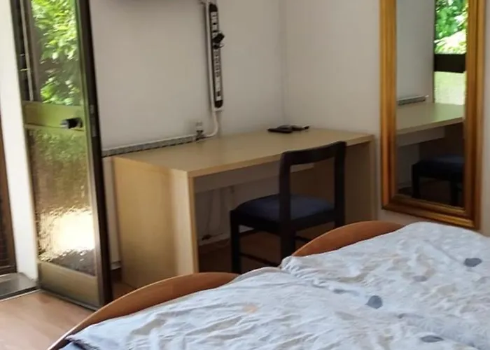 Family Skvor krevet i doručak