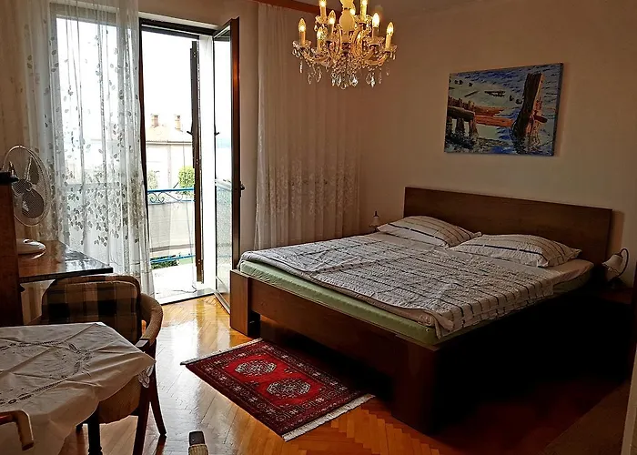 Family Skvor krevet i doručak 3*