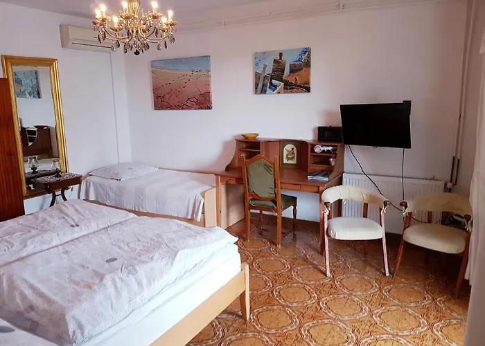 Family Skvor Bed & Breakfast 3*